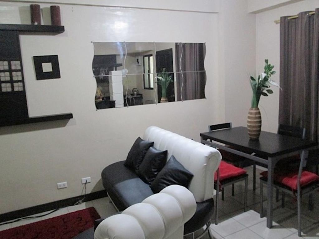 Cypress Towers Condominium Apartment *