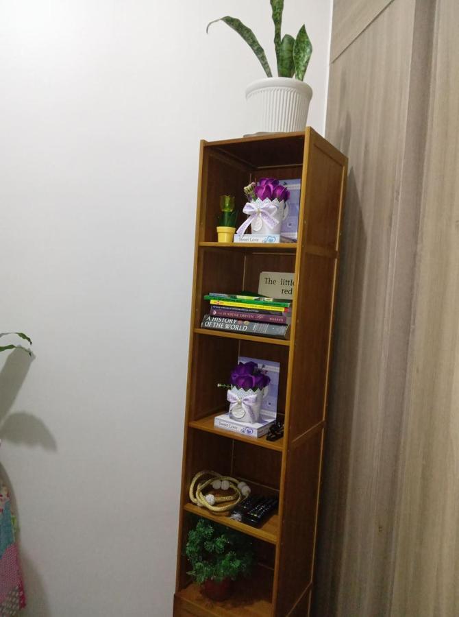 Lovely 2-br W/balcony In Sm-sucat, Paranaque Apartment *