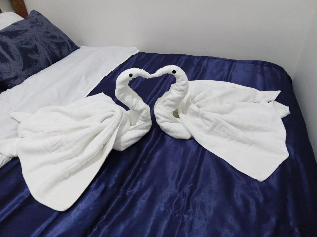 Apartment Lovely 2-br W/balcony In Sm-sucat, Paranaque Manila