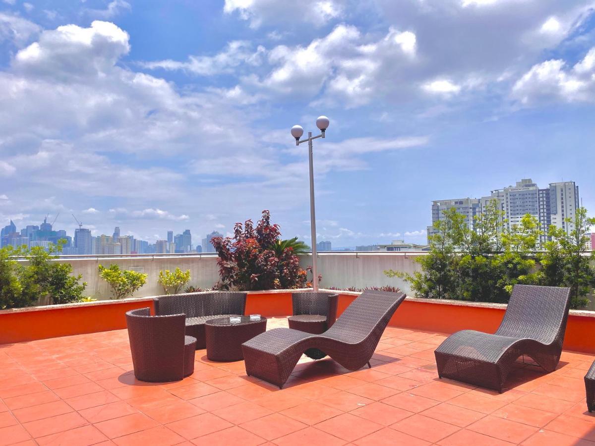 Hotel I Suites Malate & Condotel