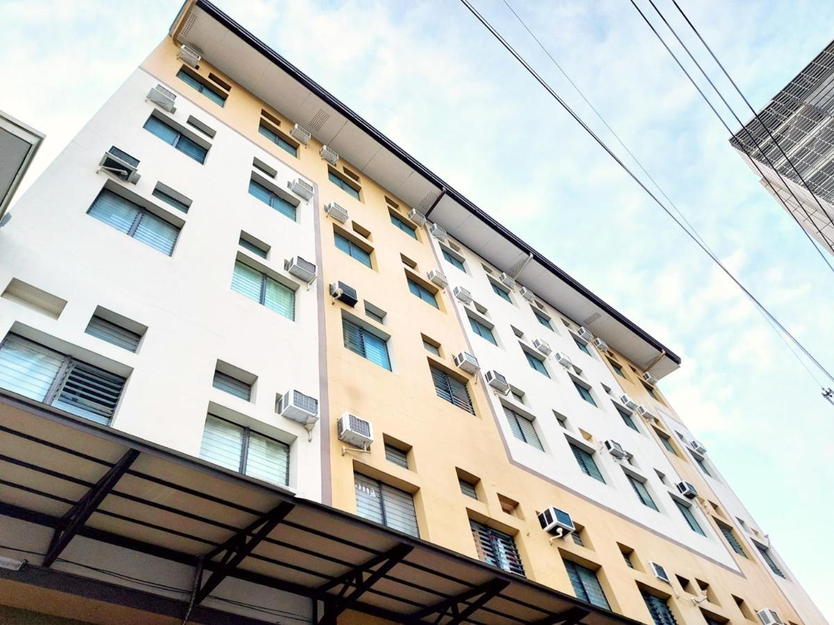 Hotel Airobedz - A Value