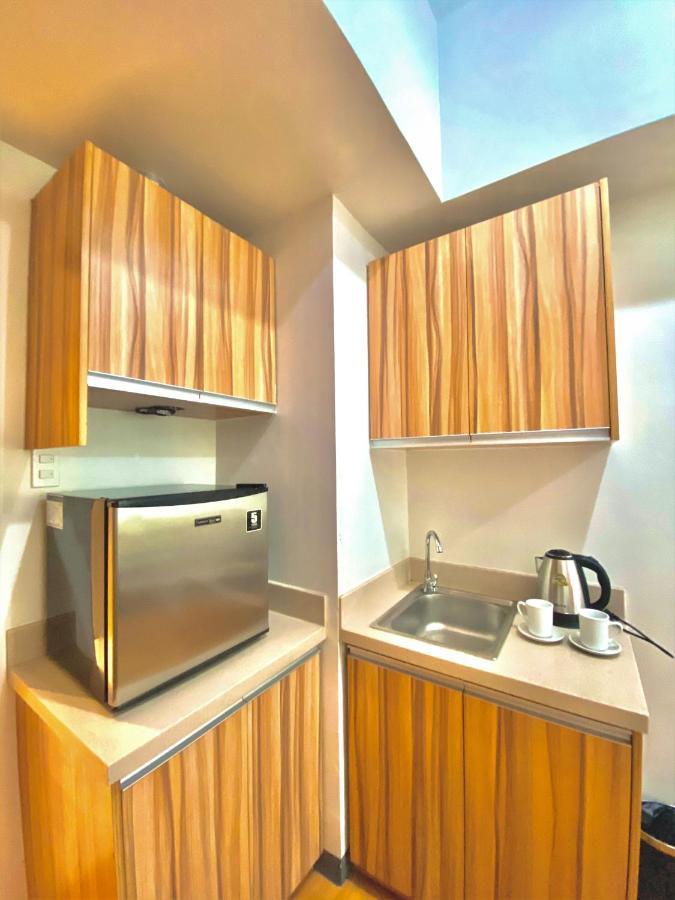 I Suites Malate & Condotel 4*