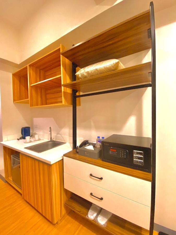I Suites Malate & Condotel 4*