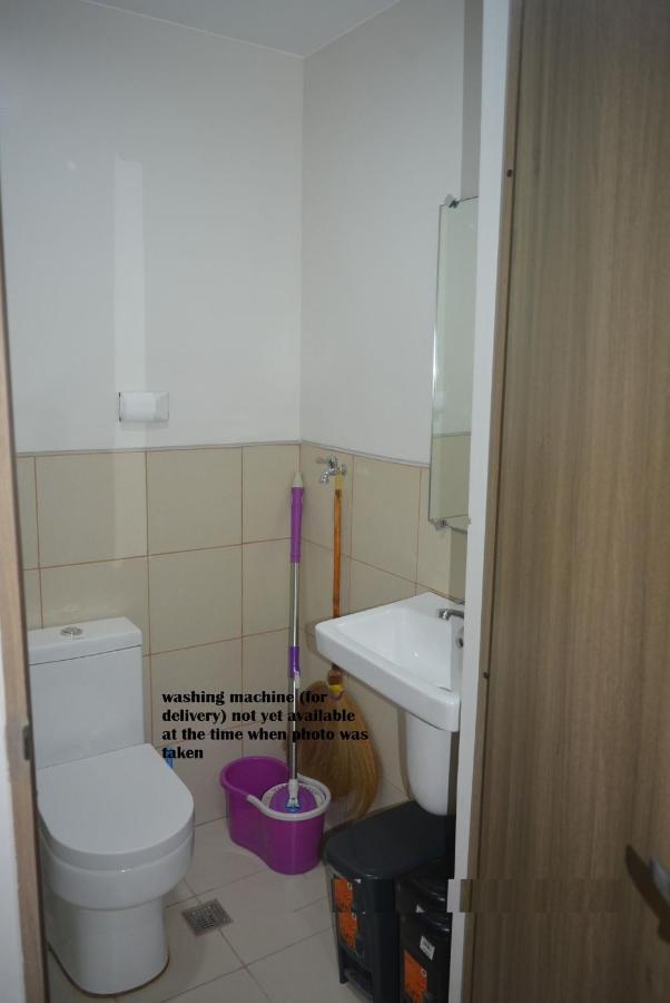 Lovely 2-br W/balcony In Sm-sucat, Paranaque Apartment *