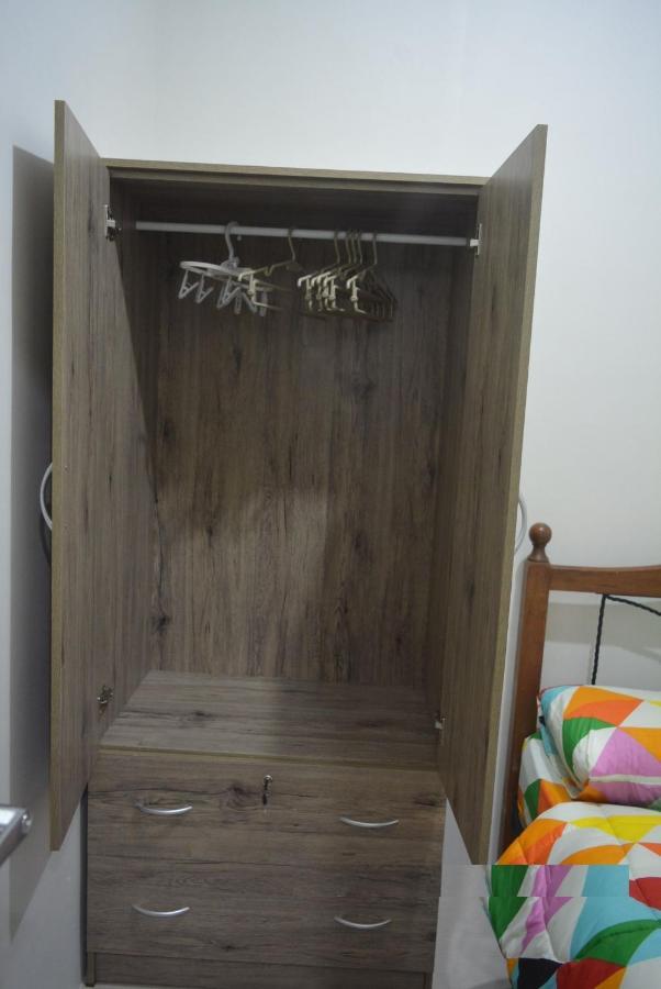 Apartment Lovely 2-br W/balcony In Sm-sucat, Paranaque
