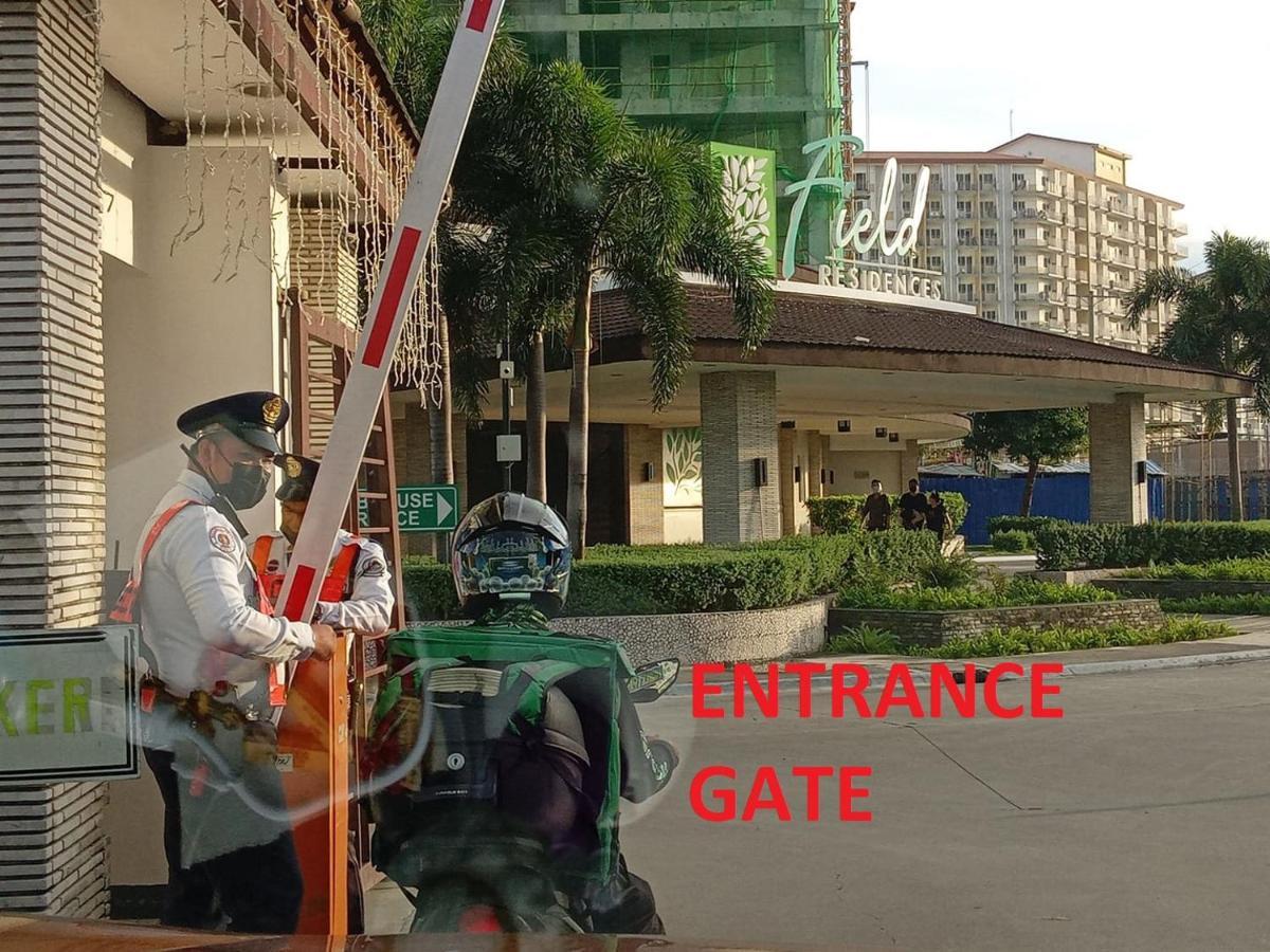 Apartment Lovely 2-br W/balcony In Sm-sucat, Paranaque