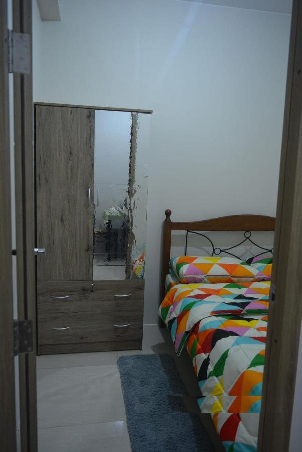 Lovely 2-br W/balcony In Sm-sucat, Paranaque *
