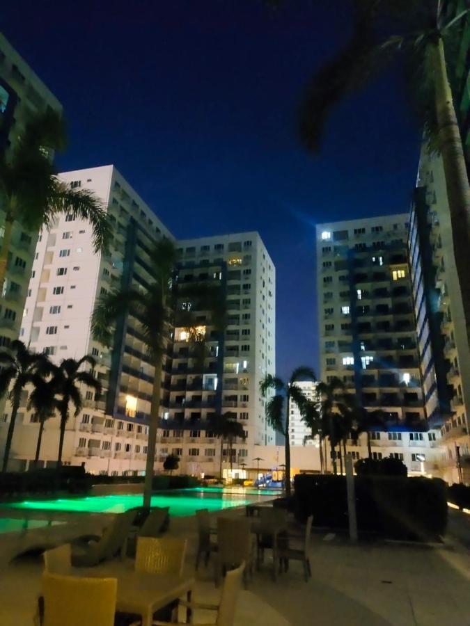 Moa's Spot At Sea Residences Manila