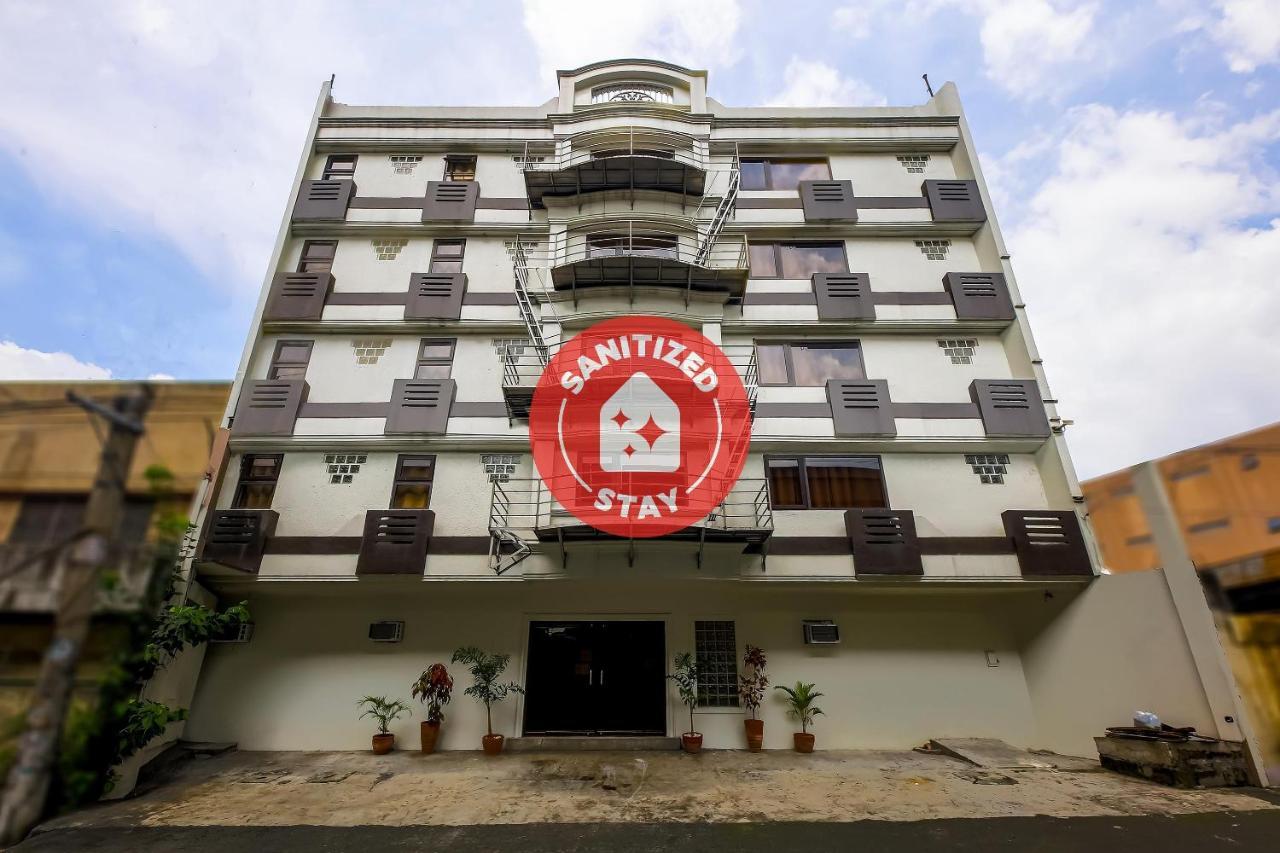 Vaccinated Staff - Oyo 828 Kysabel 5 Hotel Hotel