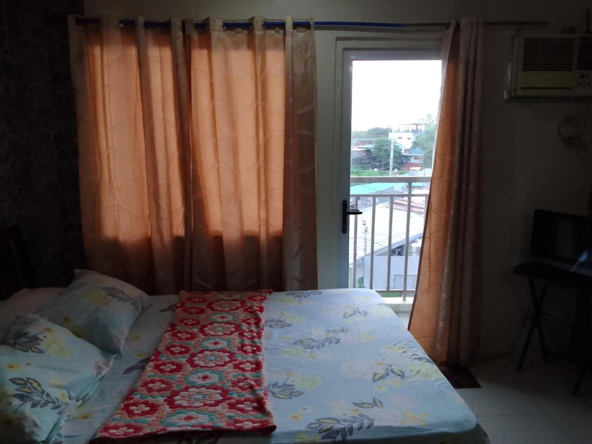 Emmanuel's Service Near The Airport Apartment Manila