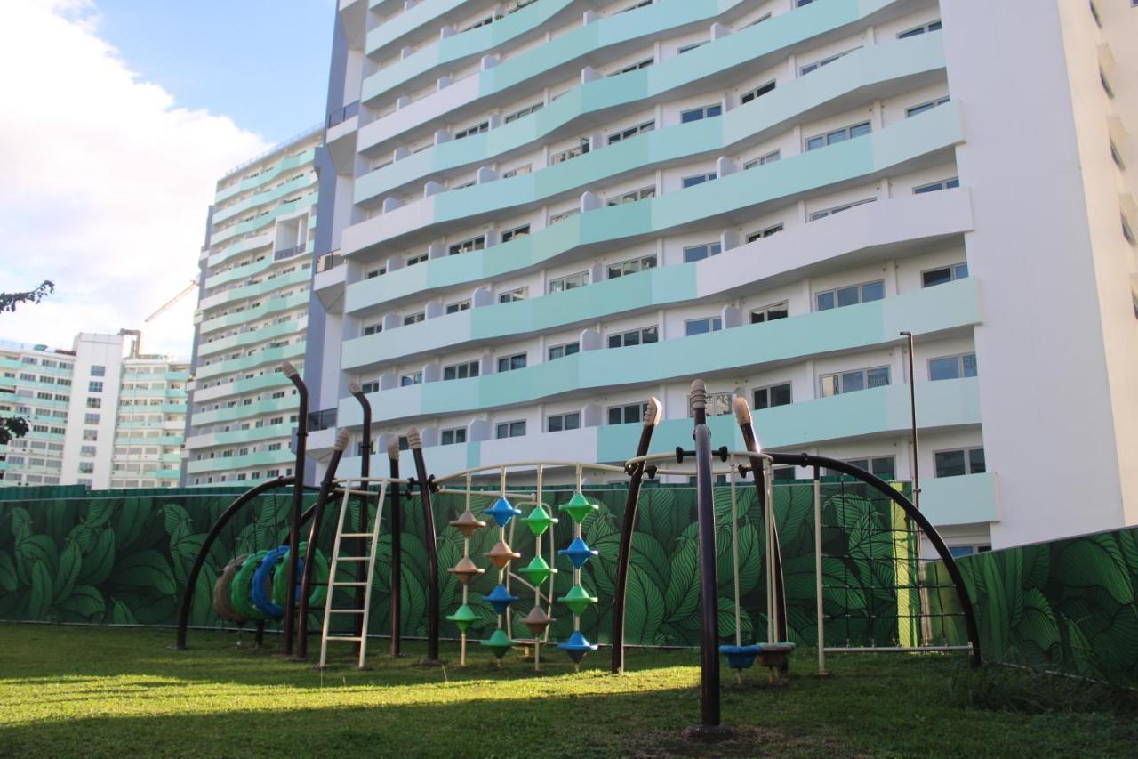 A2j Huge Modern Luxury 2br Balcony Near Ever Gotesco *