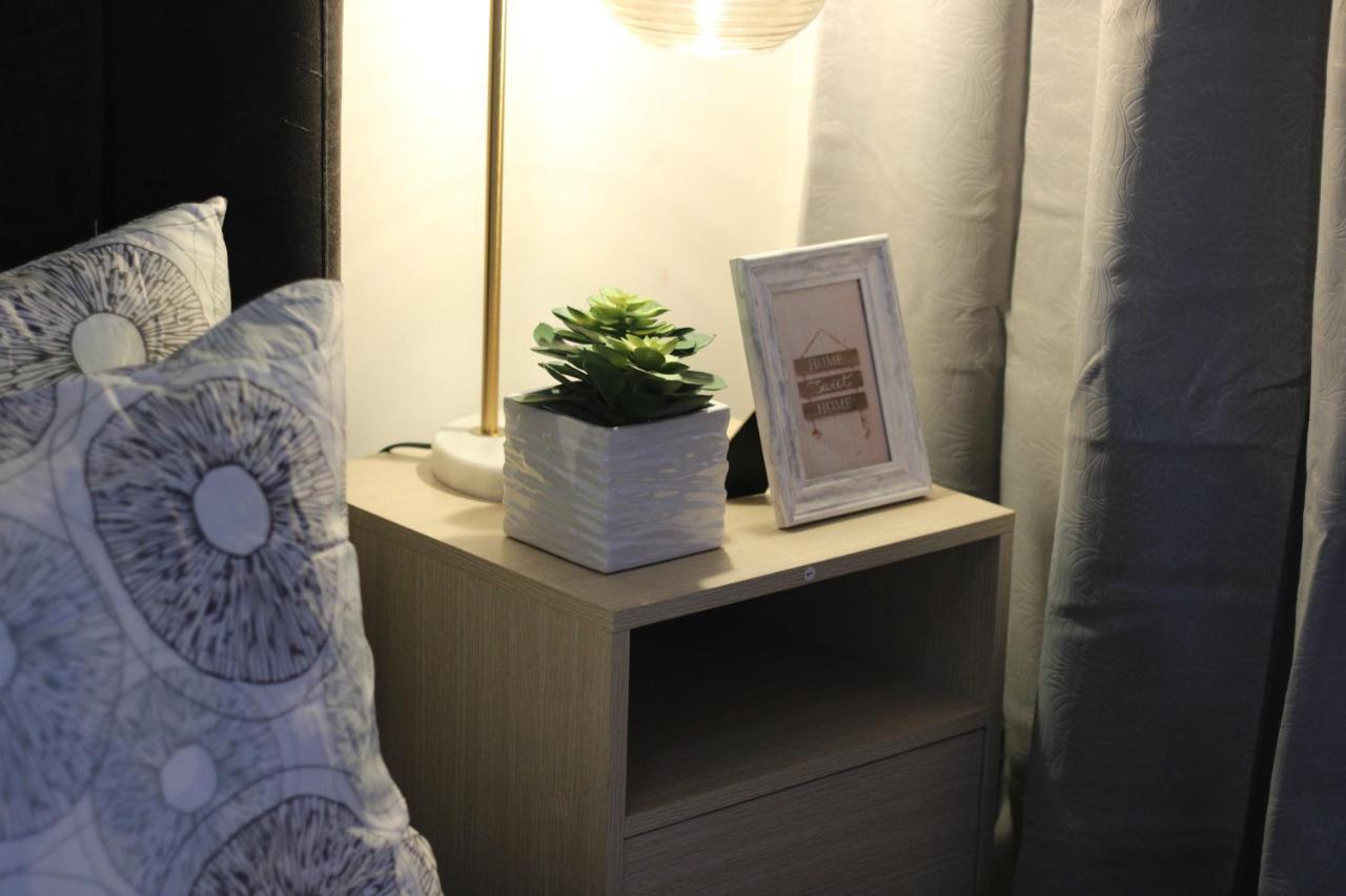 A2j Huge Modern Luxury 2br Balcony Near Ever Gotesco *
