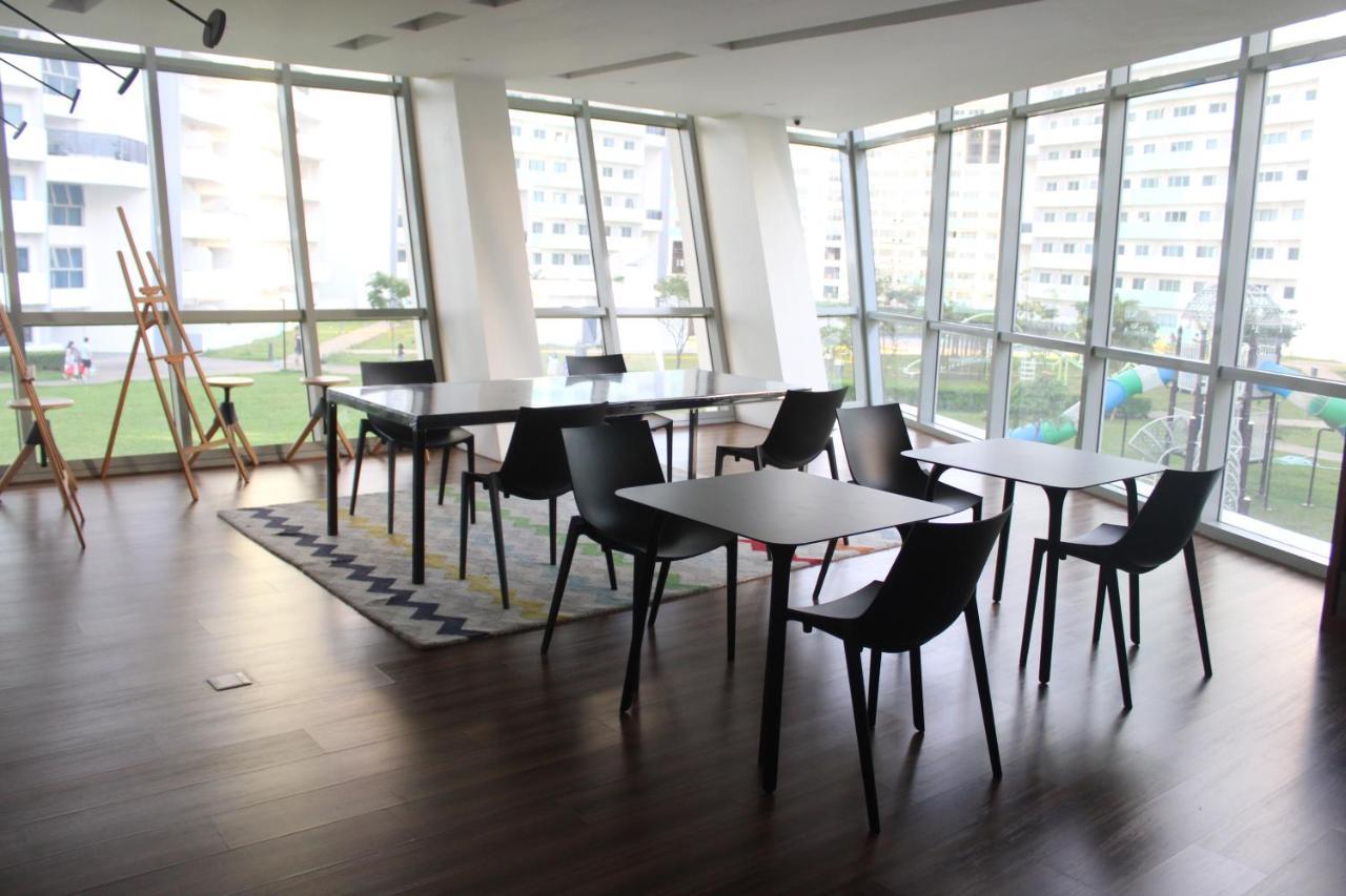A2j Huge Modern Luxury 2br Balcony Near Ever Gotesco * Manila