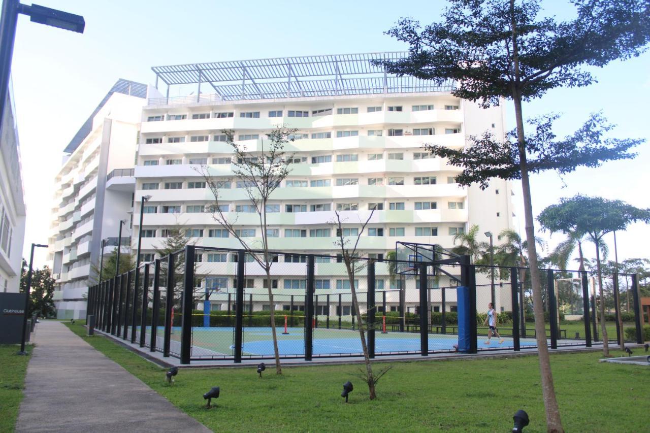 A2j Huge Modern Luxury 2br Balcony Near Ever Gotesco *