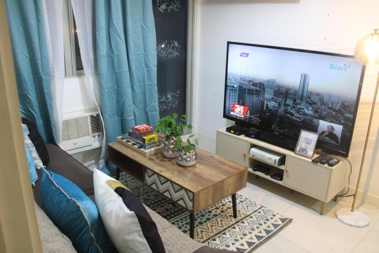 A2j Huge Modern Luxury 2br Balcony Near Ever Gotesco * Manila