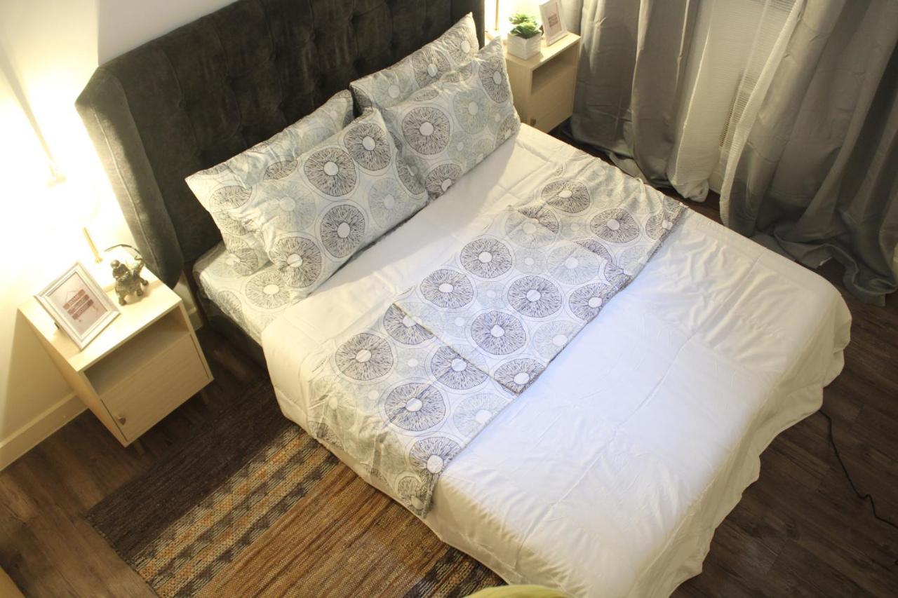 Apartment A2j Huge Modern Luxury 2br Balcony Near Ever Gotesco Manila