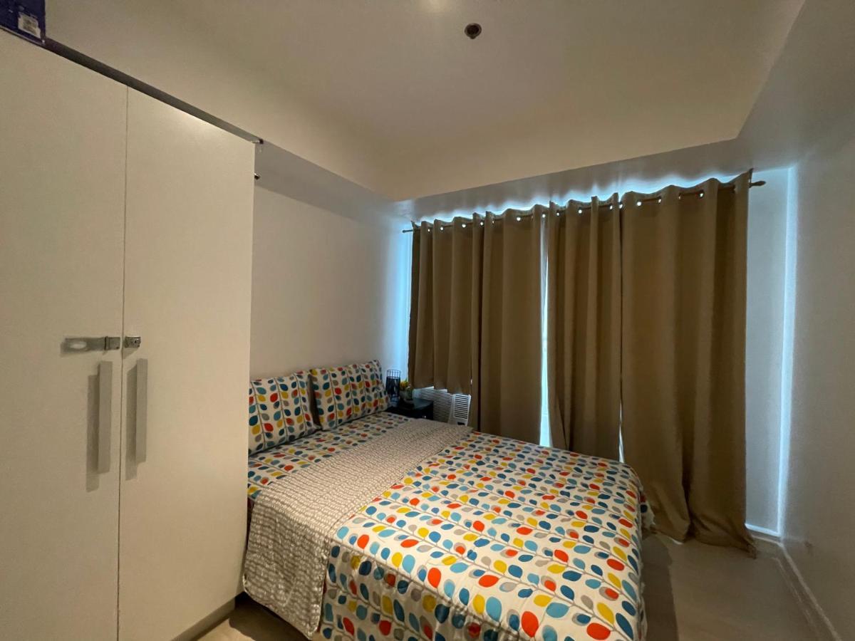 Davis Place At Azure Apartment Manila