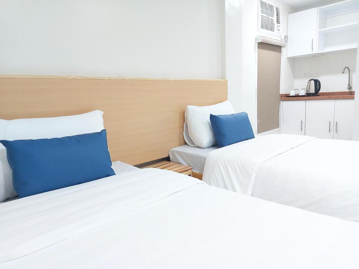 Hotel Airobedz Mckinley - Near Sm Aura Manila