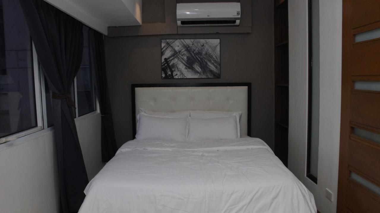 A2j Luxury Bgc 2br Loft Near Malls, Burgos Circle Apartment *