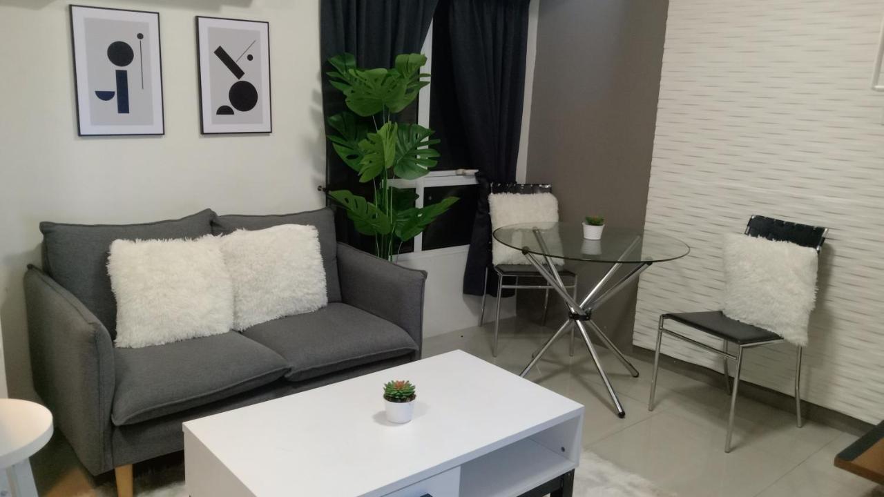 A2j Luxury Bgc 2br Loft Near Malls, Burgos Circle Apartment