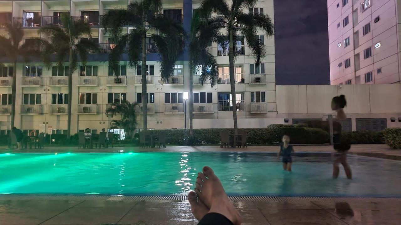 Sea Residences Towere-F By Ezbedz * Manila