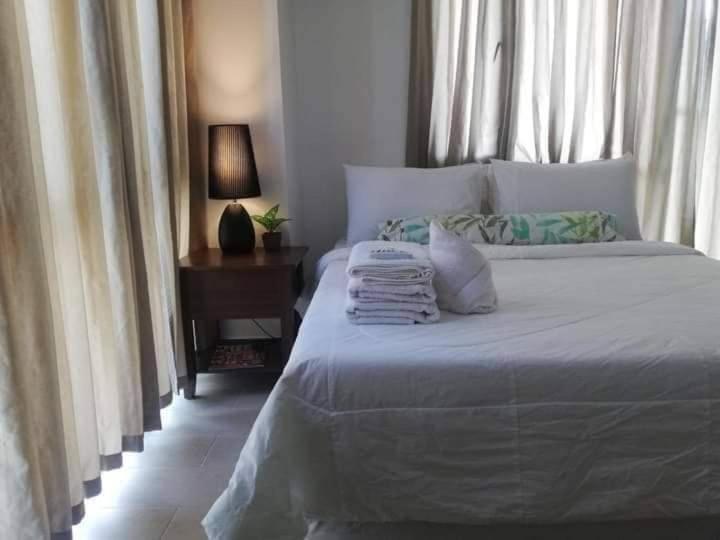 Budget Across Airport T3 Apartment *