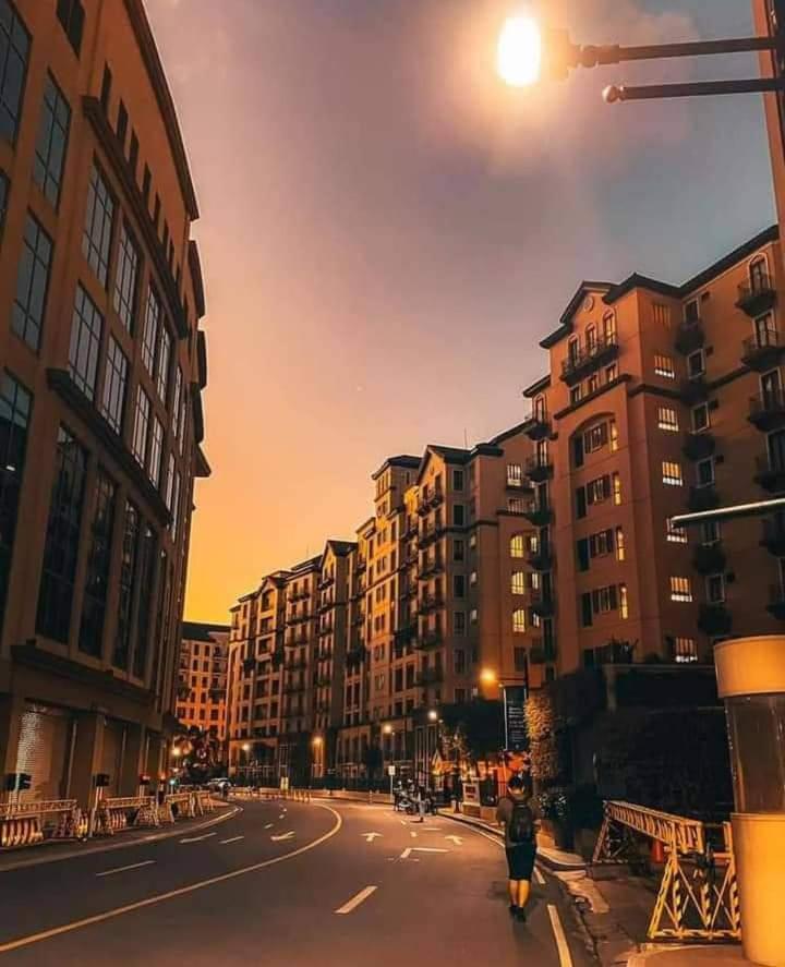Budget Across Airport T3 Apartment Manila