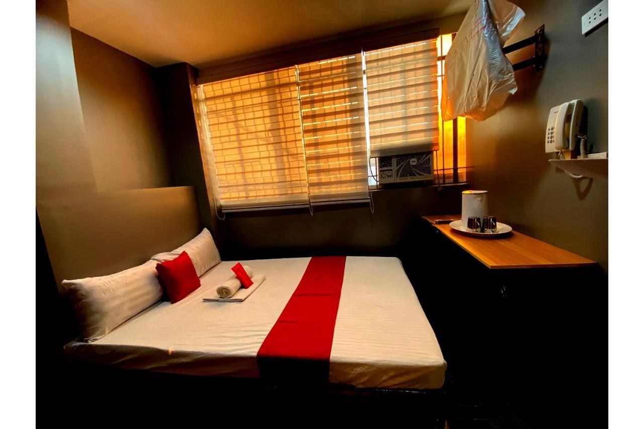 Oyo 104 Venetian 2* Manila