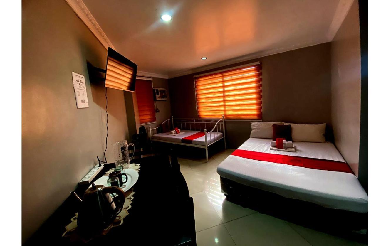 Oyo 104 Venetian Hotel Manila