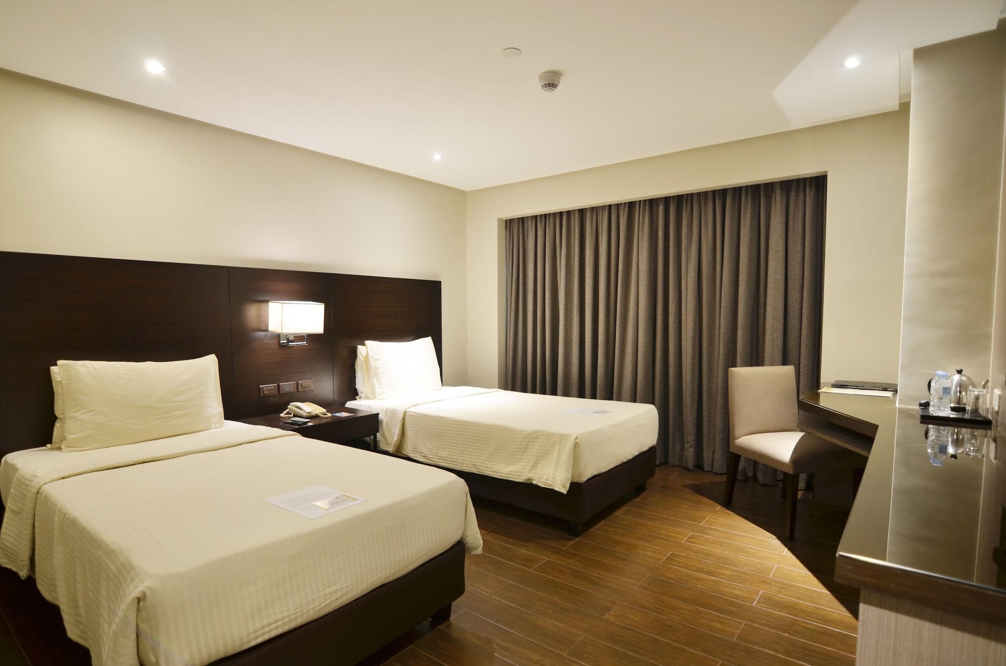 Hotel Pearl Garden 3*