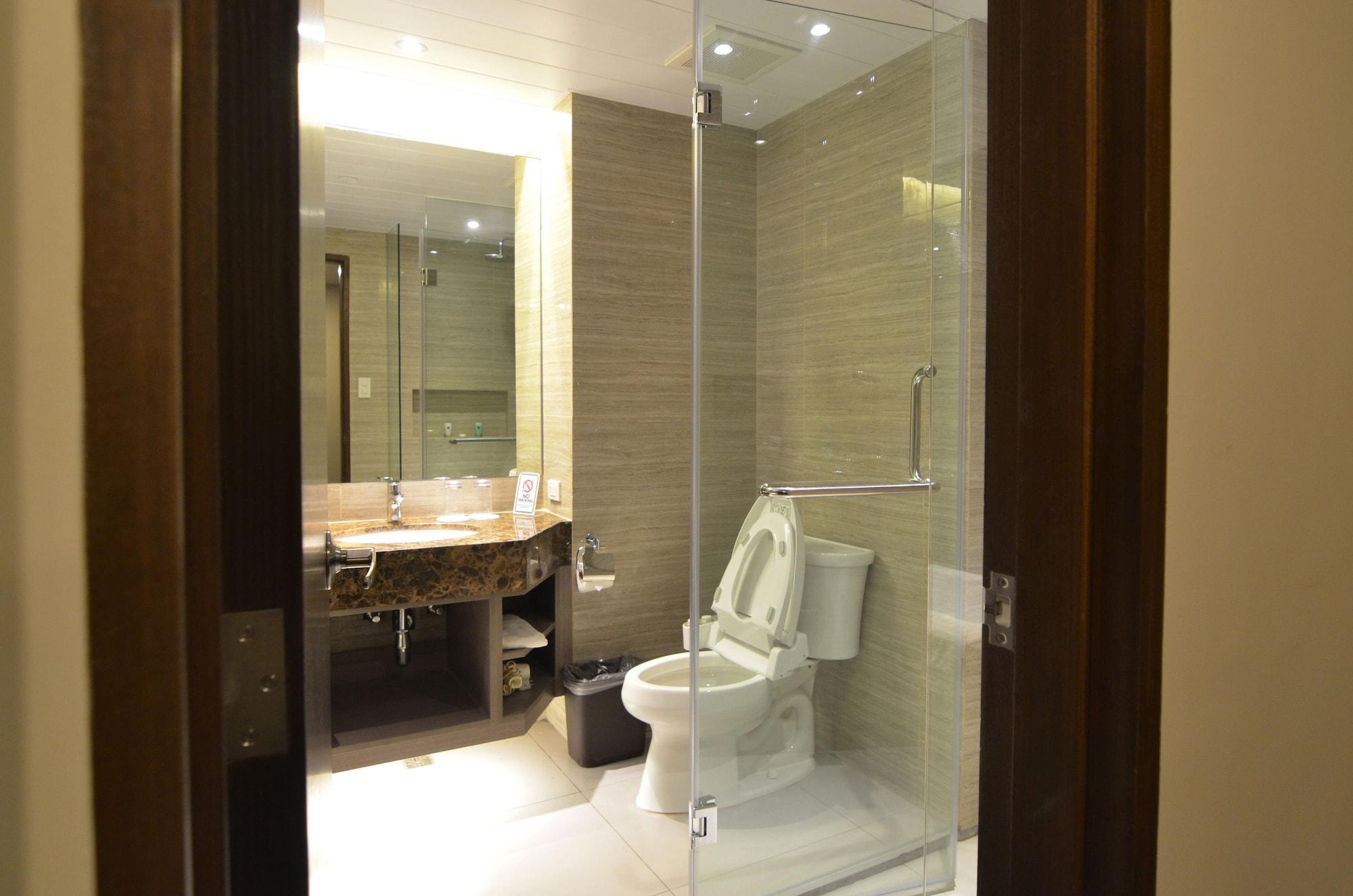 Pearl Garden Hotel 3*