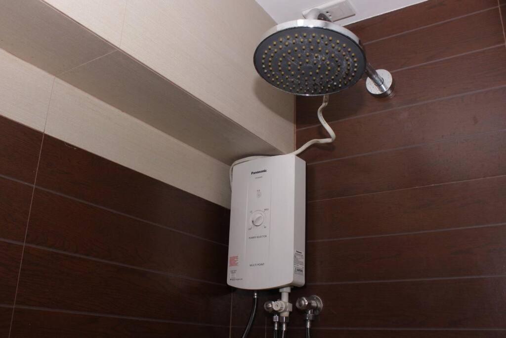 A2j Bgc Luxury 2br Loft Near Burgos Circle & Malls Apartment