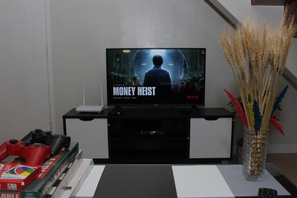 Apartment A2j Bgc Luxury 2br Loft Near Burgos Circle & Malls *