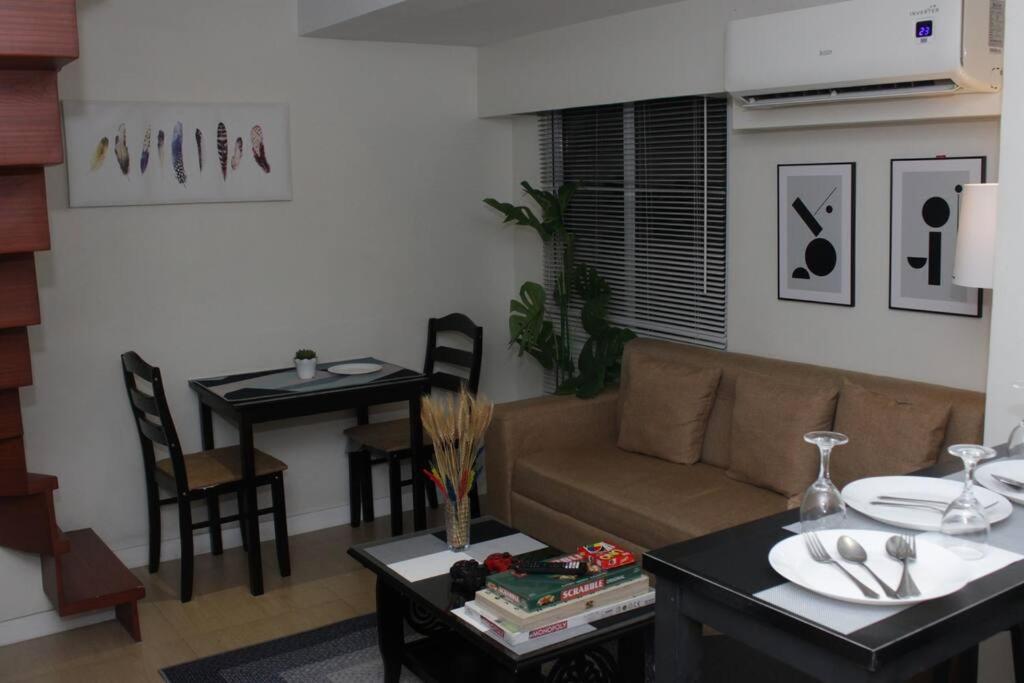 A2j Bgc Luxury 2br Loft Near Burgos Circle & Malls Apartment