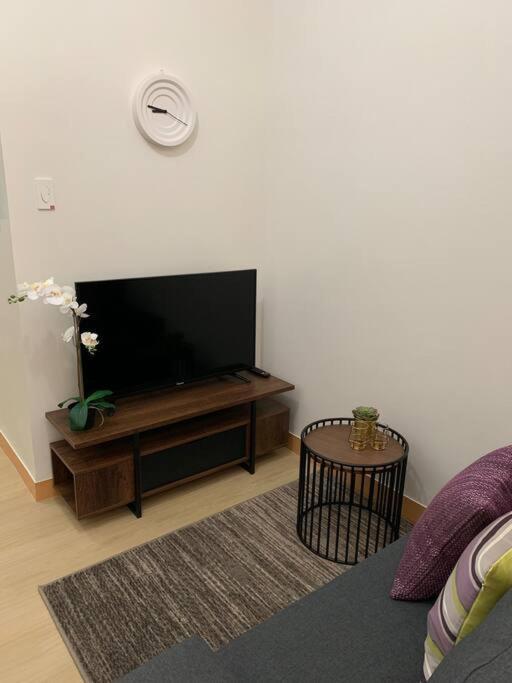 Apartment Trees Residences Dream In Fairview Qc *