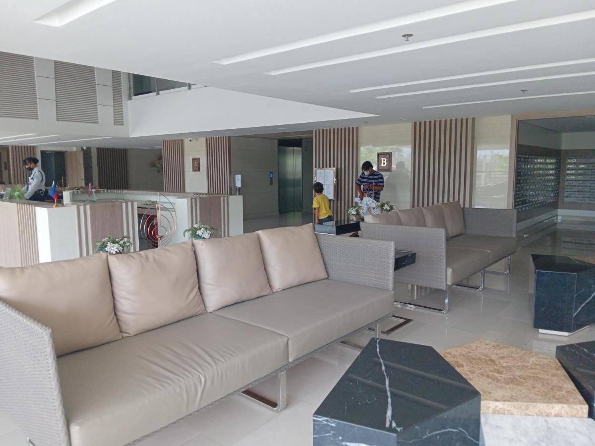 Lovely 2-br W/balcony In Sm-sucat, Paranaque Manila