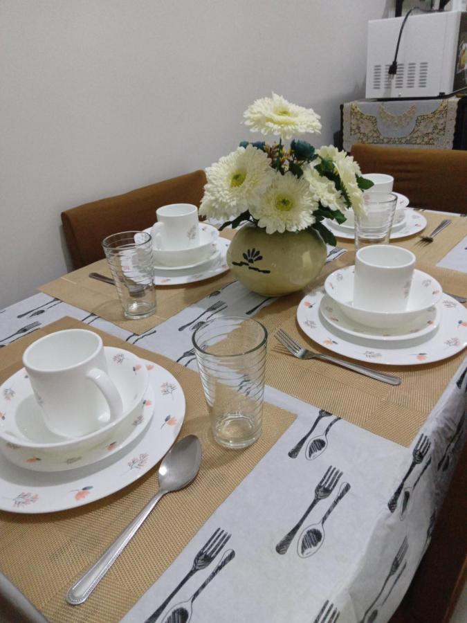 Lovely 2-br W/balcony In Sm-sucat, Paranaque Apartment *