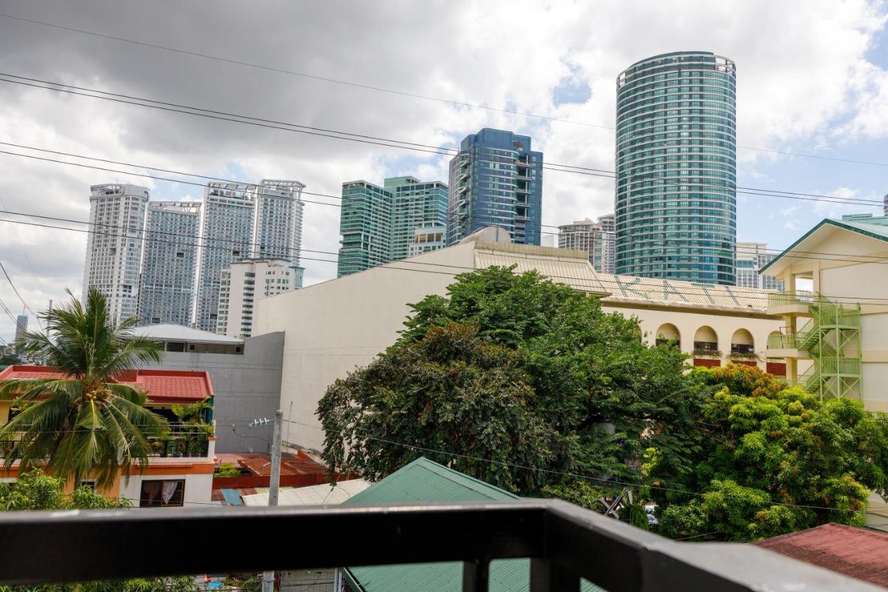 Apartment 5880 Enriquez Residences