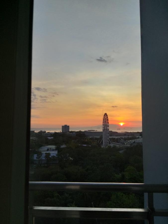 De Luxe, Standard And -the Breeze Residences-close To Airport,mall Of Asia, Us Embassy Apartamento Manila