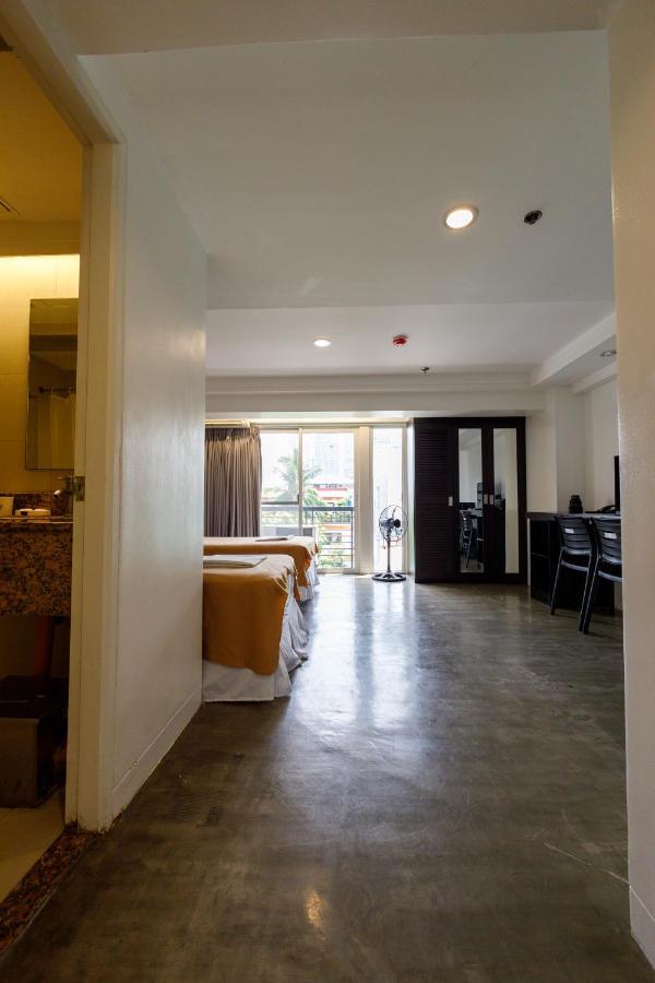 Apartment 5880 Enriquez Residences