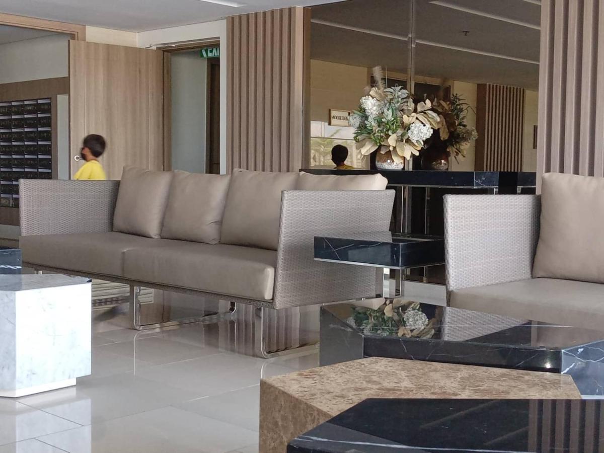 Apartment Lovely 2-br W/balcony In Sm-sucat, Paranaque Manila