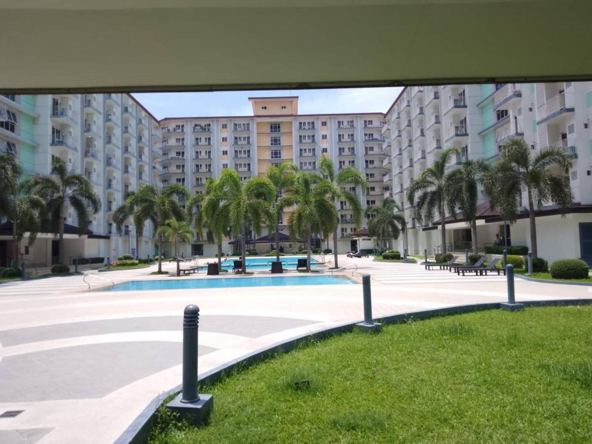 Lovely 2-br W/balcony In Sm-sucat, Paranaque