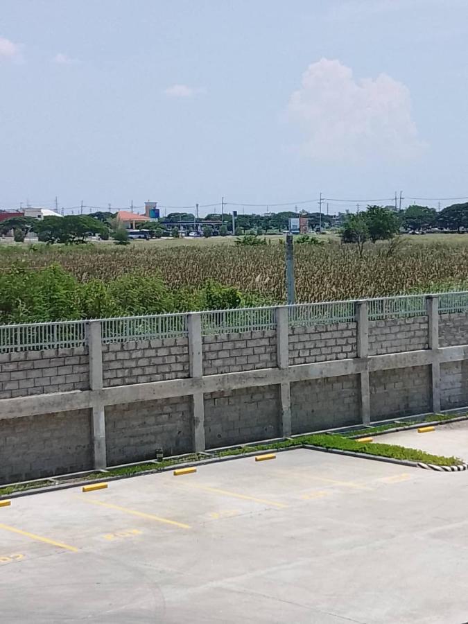 Lovely 2-br W/balcony In Sm-sucat, Paranaque Manila