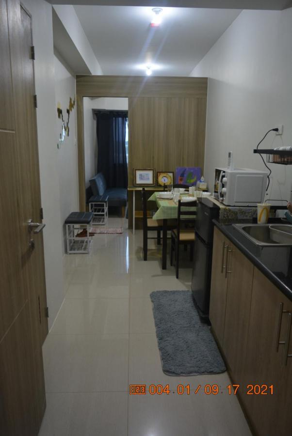 Lovely 2-br W/balcony In Sm-sucat, Paranaque Apartment
