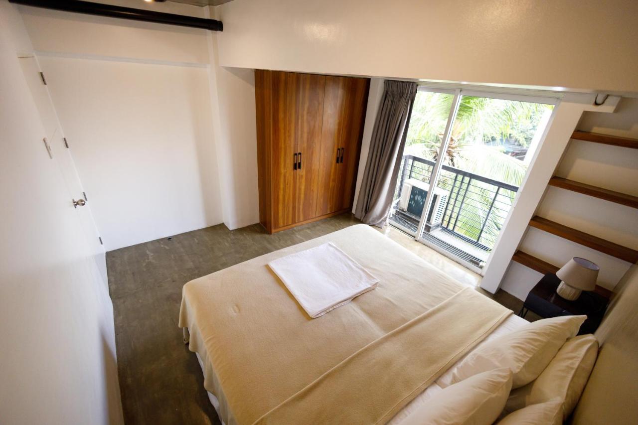 5880 Enriquez Residences * Manila