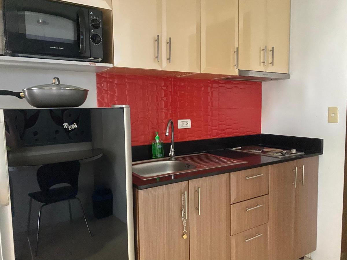 Big Studio Across Naia T3 Near Resorts World With Wifi *