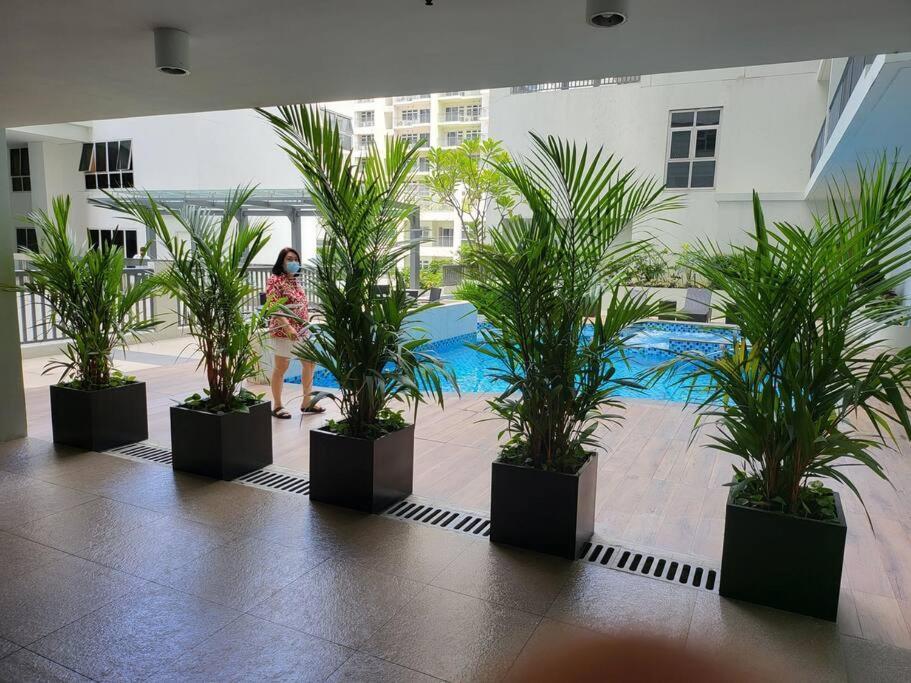 Luxury @ Bgc Sleeps 6 Comfortably Fast Wifi Pool! Apartamento