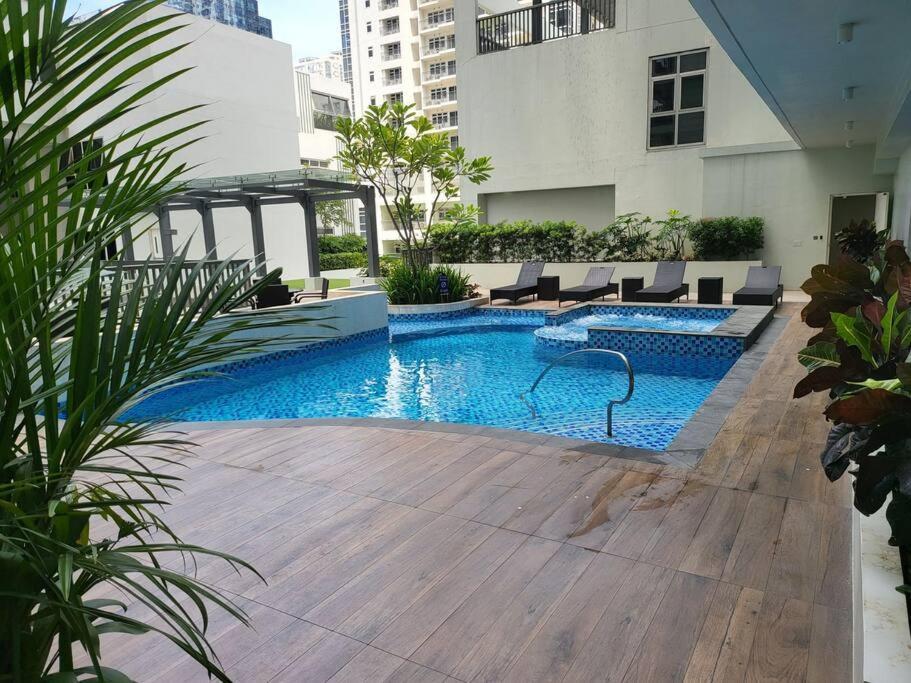 Apartamento Luxury @ Bgc Sleeps 6 Comfortably Fast Wifi Pool! *