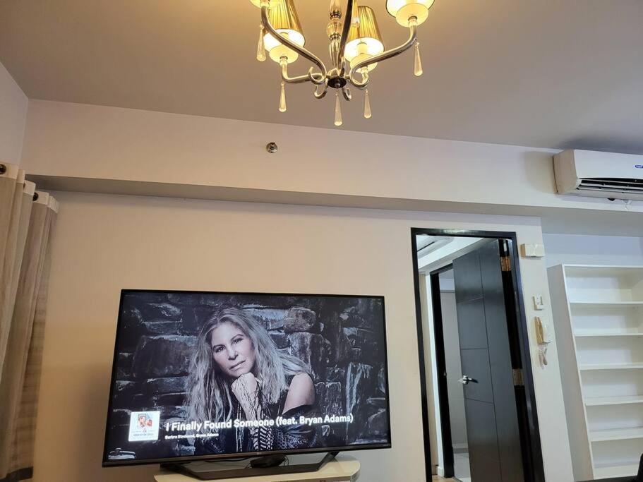 Luxury @ Bgc Sleeps 6 Comfortably Fast Wifi Pool! * Manila