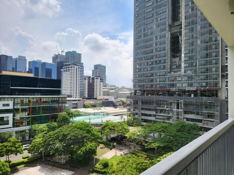 Luxury @ Bgc Sleeps 6 Comfortably Fast Wifi Pool! Apartamento *